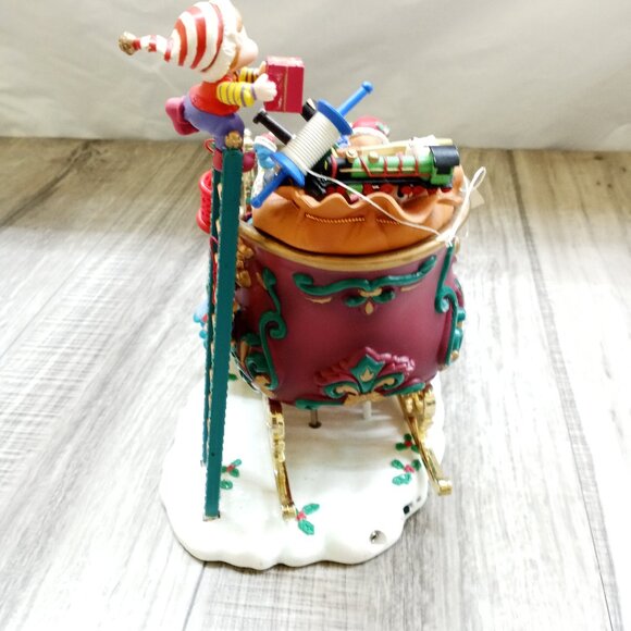 Enesco "Gettin' Ready to Go Ho Ho Ho" Musical Sleigh - Picture 4 of 11